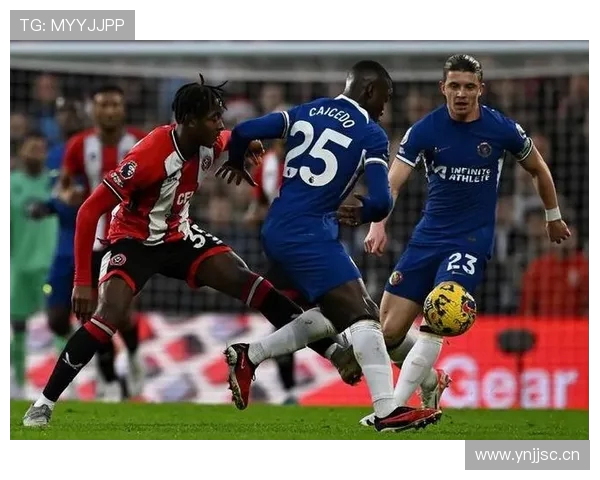 明日之星闪耀半场安帕格里姆韦德先后进球切尔西U16队两球击退曼城